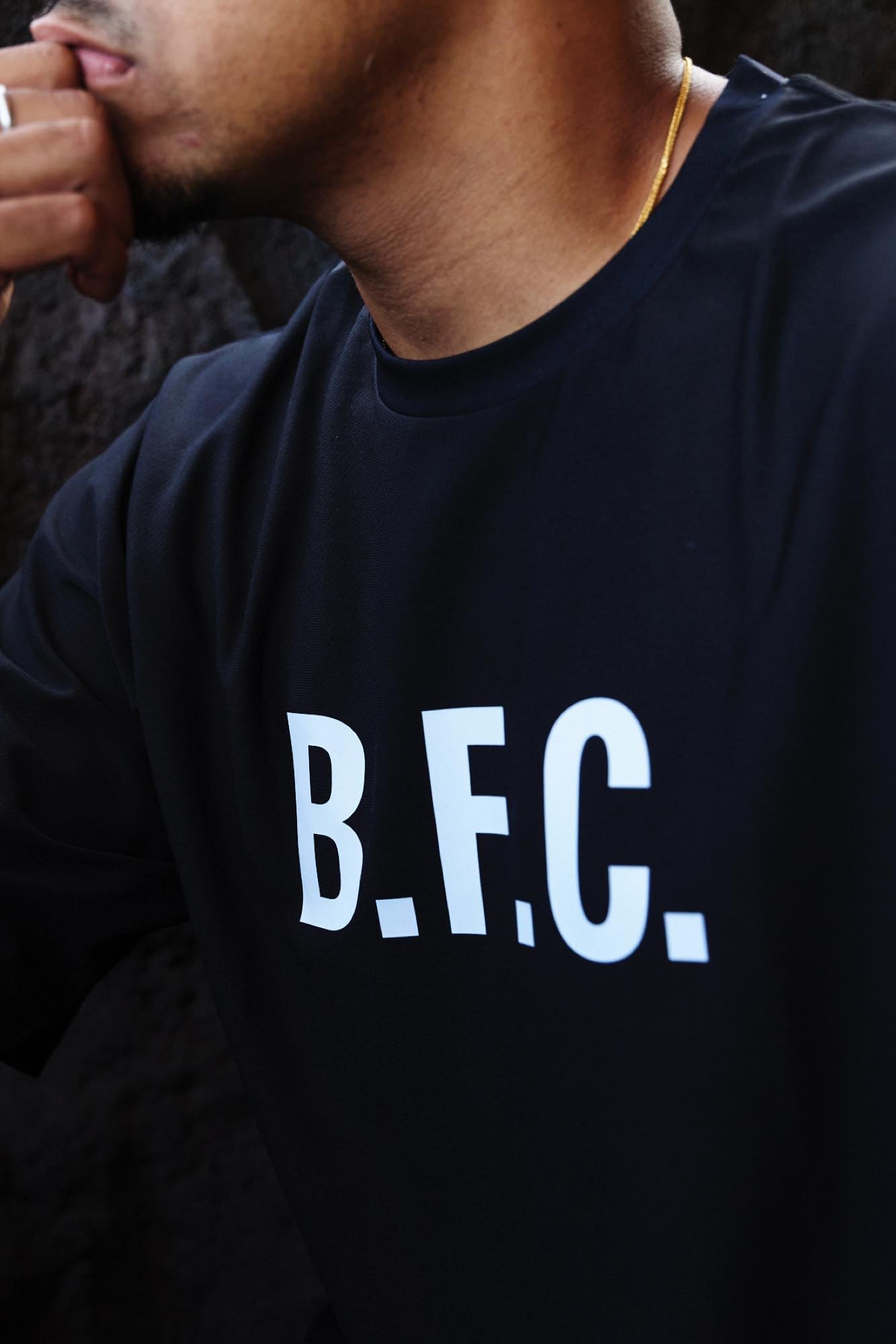 B.F.C. ビッグロゴ シグネチャーTシャツ – BALANCE. FOOTBALL. CLUB.